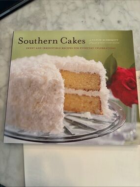 Chronicle Books Southern Cakes Cookbook — Green & White Cover